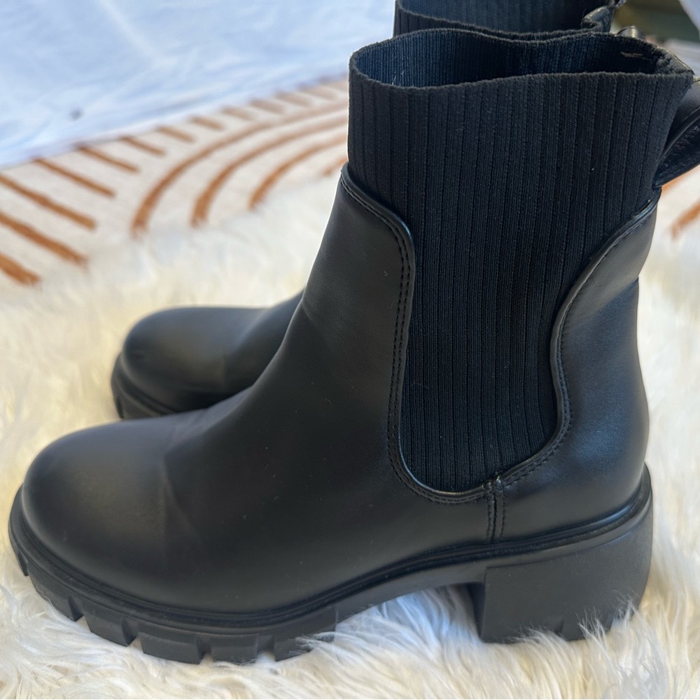 🖤 Steve Madden Black Lug Sole Sock Ankle Boots | Size 6.5